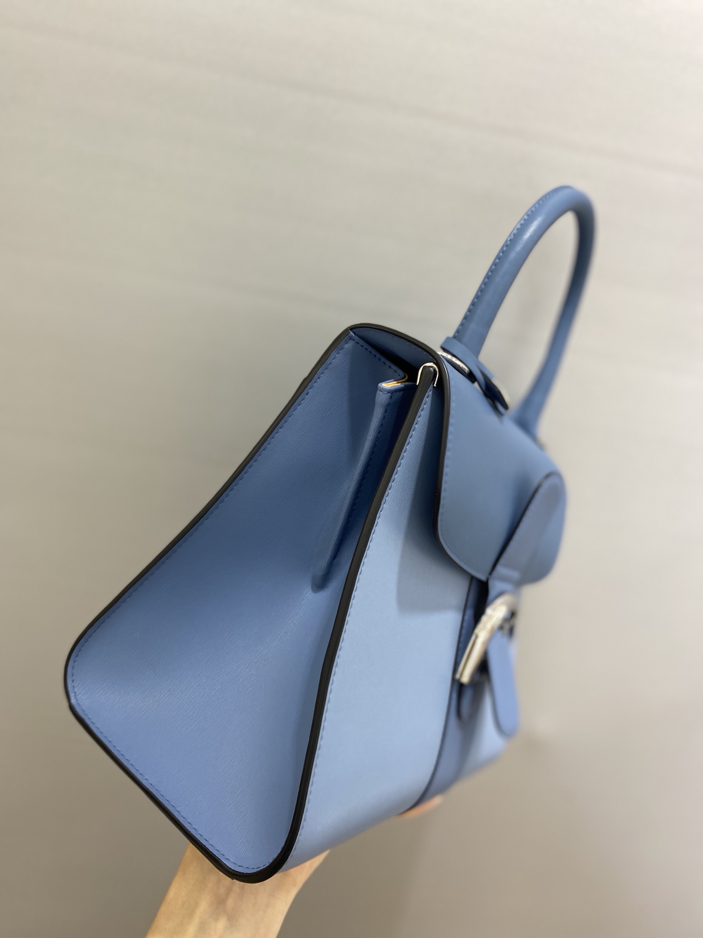 델보 브리앙 박스백 미듐